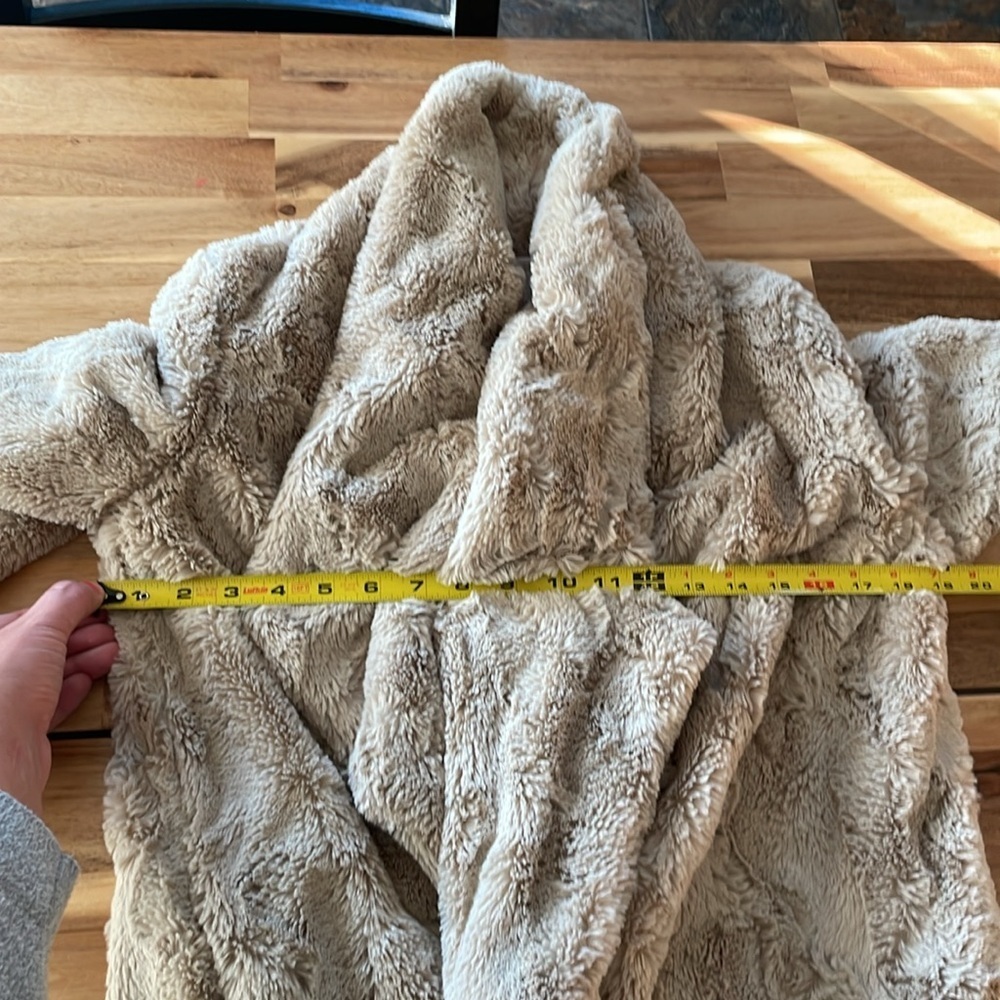 BB Dakota Come Cozy Faux Fur Jacket size small - Picture 7 of 9